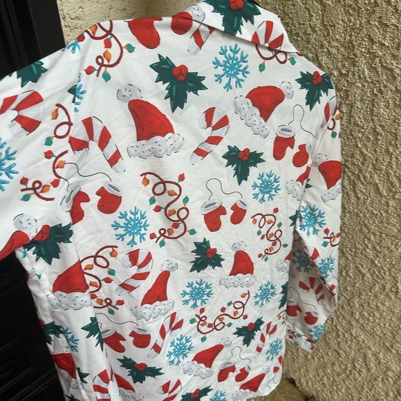 Festive Holiday Print Button-Up Shirt - Picture 3 of 3
